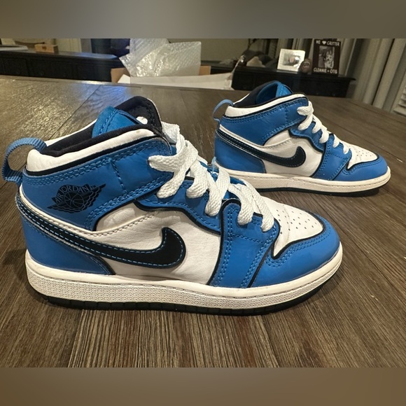 Kids Jordan Retro 1 - Picture 3 of 13